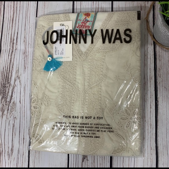 🎉HP🎉Johnny Was Embroidered Assic Top NWT Large - Picture 2 of 6